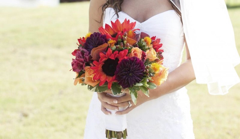 rich fall colors in a bridal bouquet
